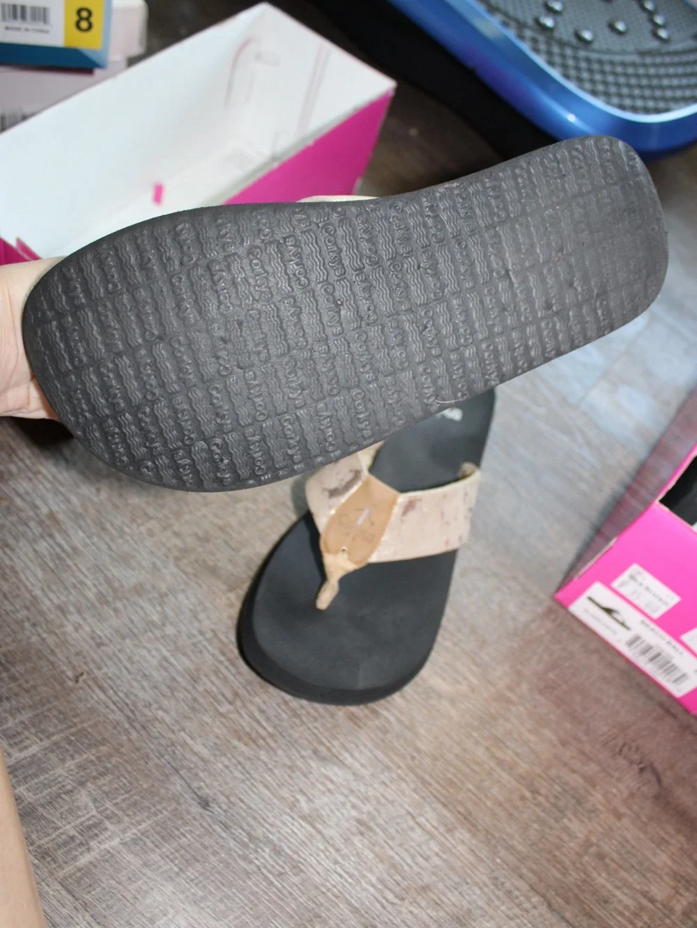 Corkys Clover Taupe Metallic Flip Flop Sandals Women’s Size 8
